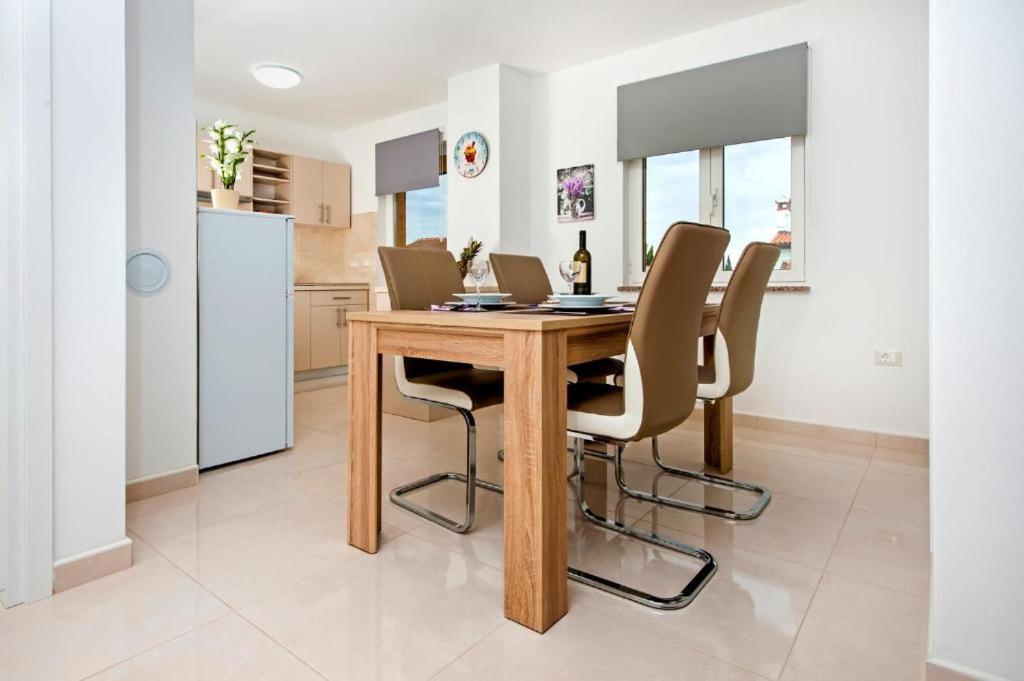 Aria Room And Apartmant Fuga Ровинь Экстерьер фото