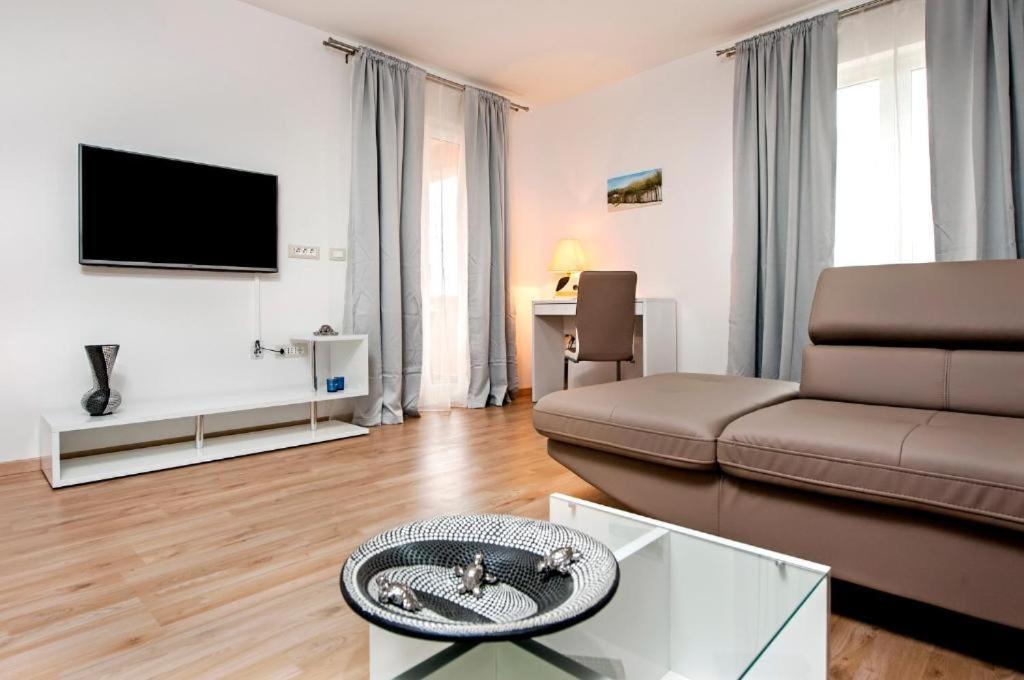 Aria Room And Apartmant Fuga Ровинь Экстерьер фото