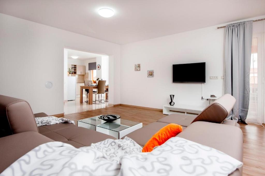 Aria Room And Apartmant Fuga Ровинь Экстерьер фото